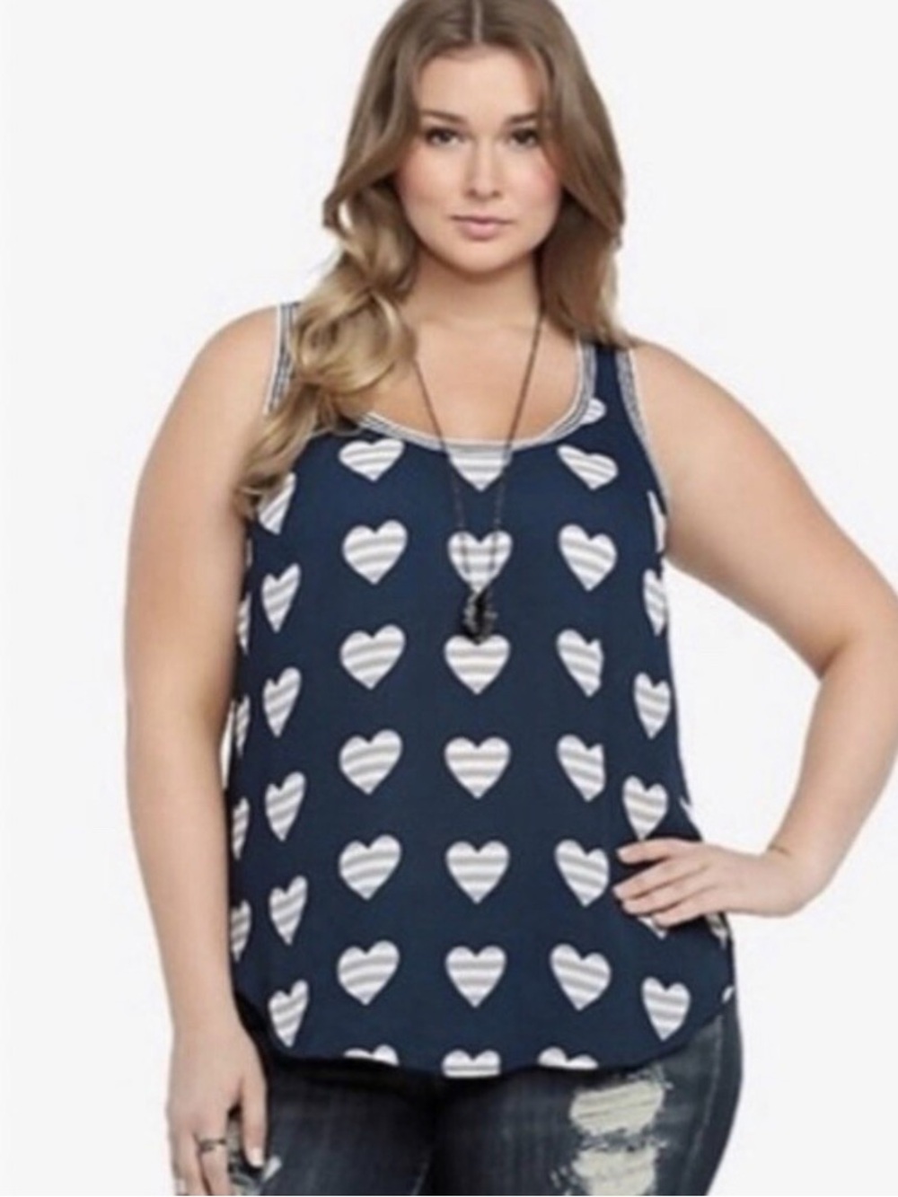 Torrid women stripped hearts sleeveless tank top size 1X.